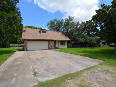 106 Mockingbird Ln, Clute, TX, 77531