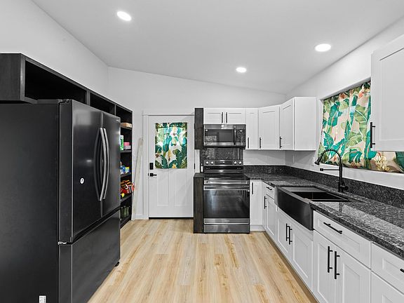 4th image of 16-2075 Treefern Dr