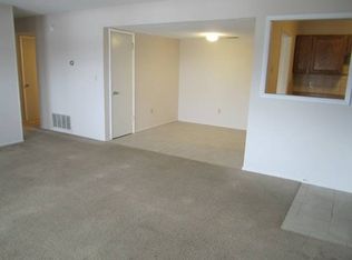 901 Avalon Rd APT E, Lawrence, KS 66044