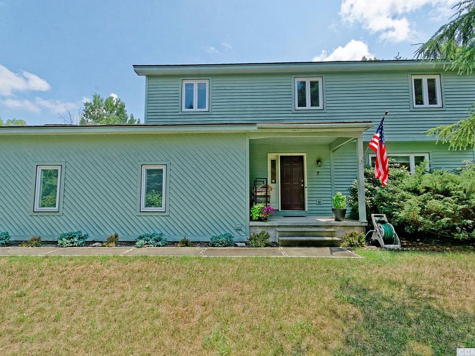 2nd image of 7 Brinker Dr S