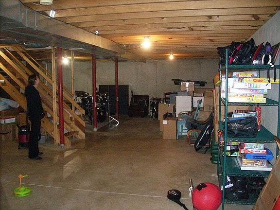 full/dry basement