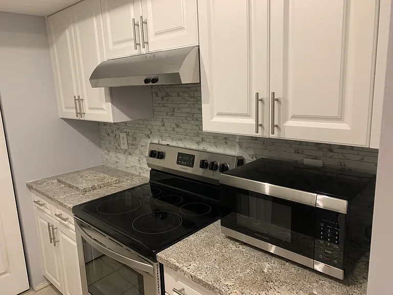 900 Crestwood Ct S #907 — Photo 8