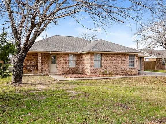 2nd image of 413 Maplewood St