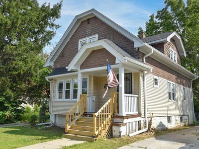 4025 West Fairmount AVENUE, Milwaukee, WI, 53209