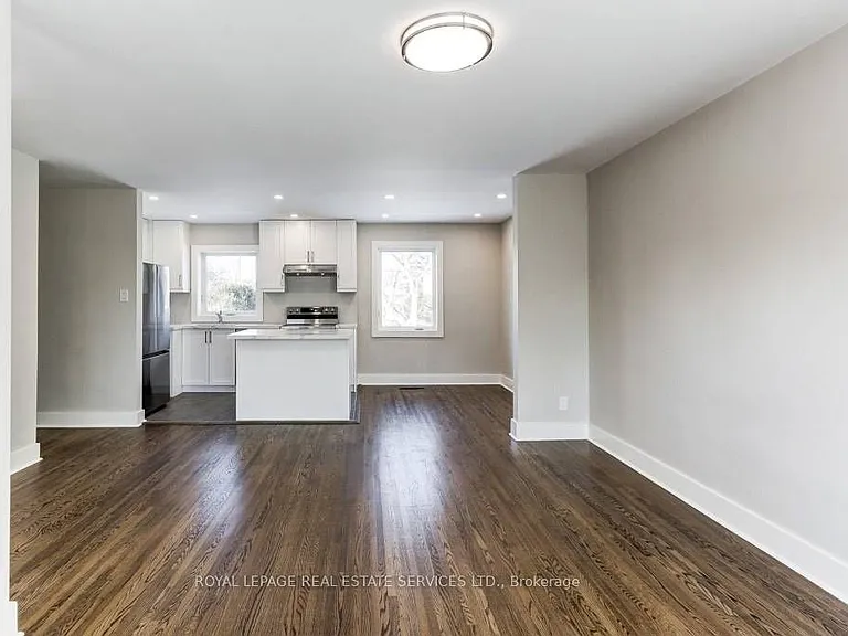 158 Finch Ave E #MAIN FLOOR — Photo 3
