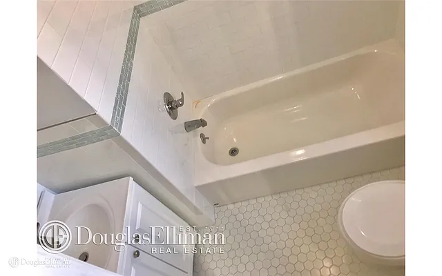 Rented by Douglas Elliman | media 17