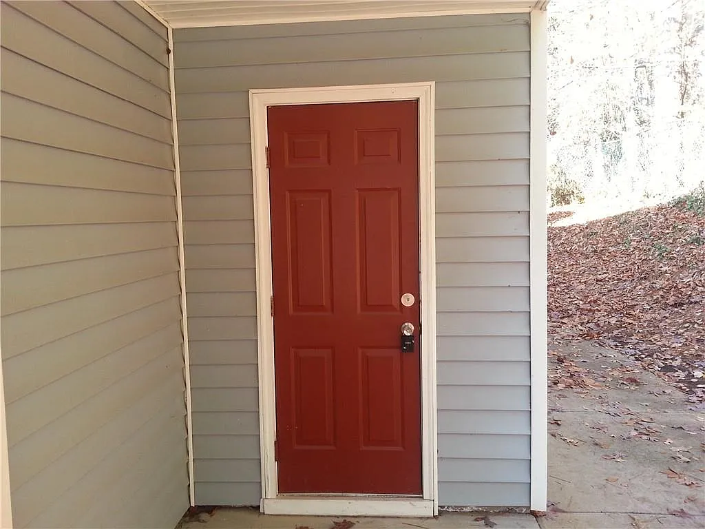 2 bed, 2.0 bath, 912 sqft, $1,450 — Photo 3