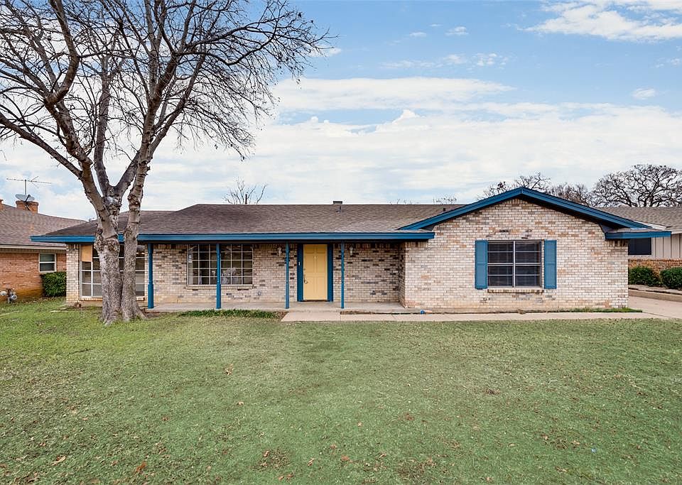 1st image of 69 Regents Park Dr