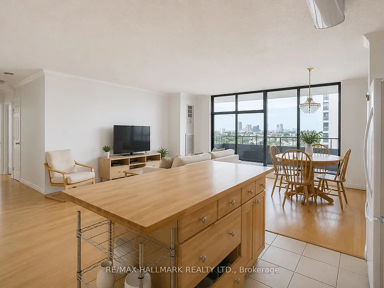 135 Marlee Ave #1103 — Photo 2