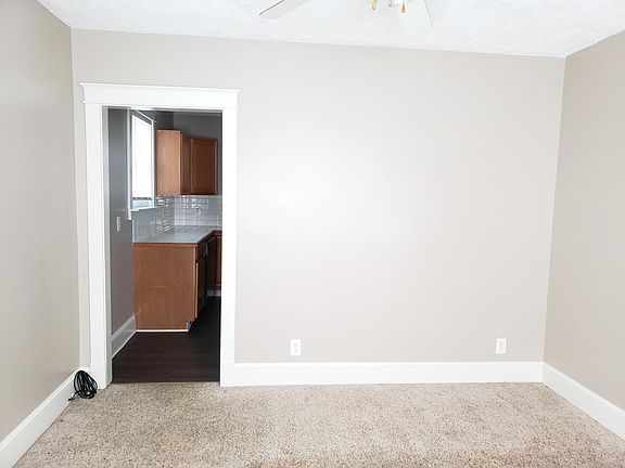 4th image of 622 Essex St