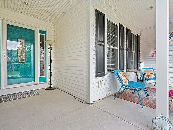 3rd image of 1045 Hickory Trl