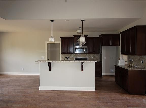 5th image of 221 Blackthorn Ln Lot 113