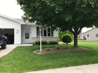 2210 Knuell St, Manitowoc, WI 54220