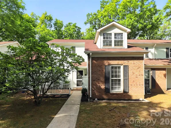 11128 Sevilla Ct, Charlotte, NC 28226