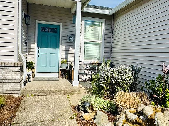 3rd image of 1575 Adelman Loop