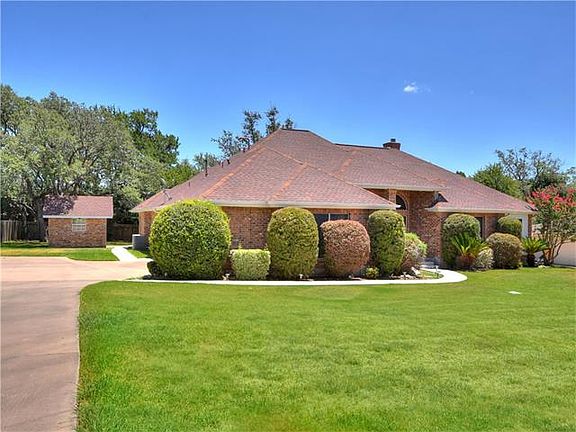 2nd image of 215 W Legend Oaks Dr