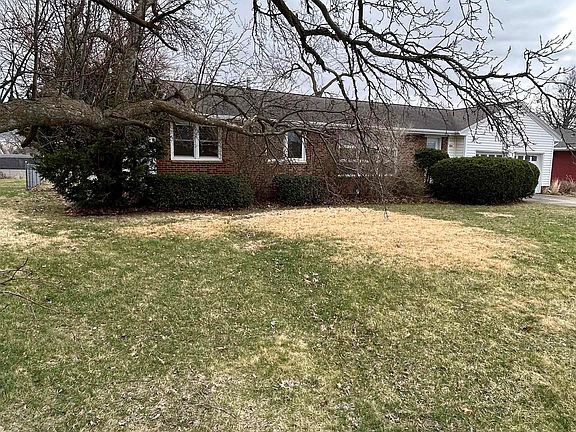 4th image of 104 W Meadow Ln