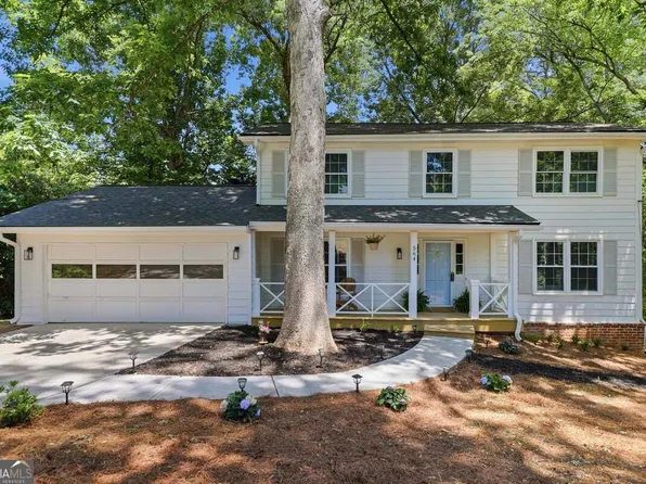 564 Deer Run SW, Lilburn, GA 30047