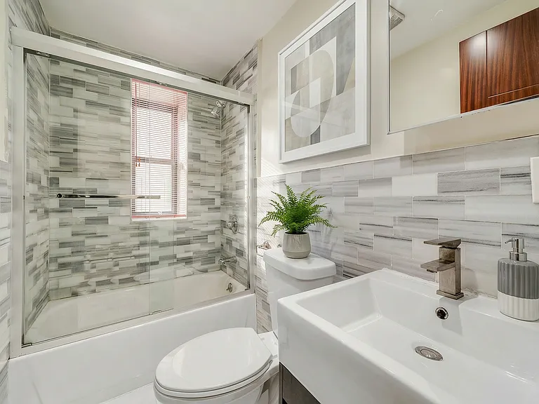 206 W 109th St #1C — Photo 5