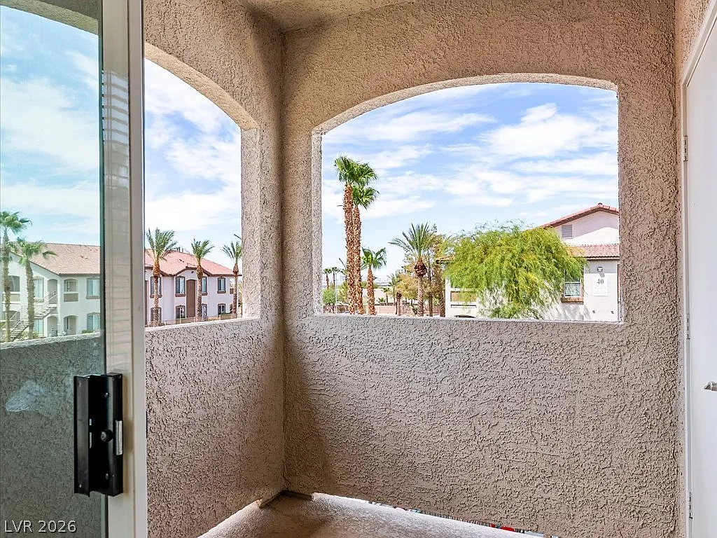 2 bed, 2.0 bath, 1054 sqft, $1,595 — Photo 2