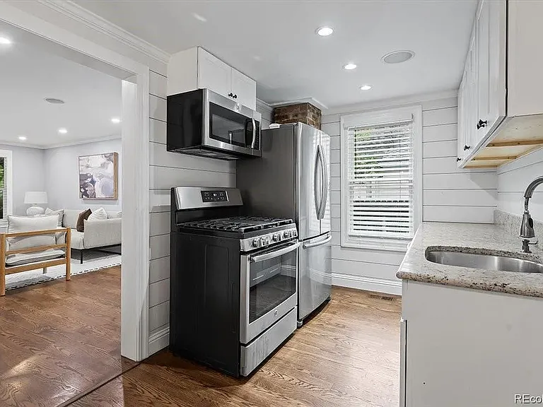 2550 Eaton St — Photo 8
