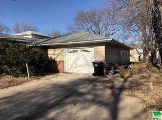 408 Spruce St, Cherokee, IA 51012