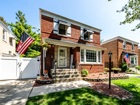 9905 S Maplewood Ave, Chicago, IL 60655