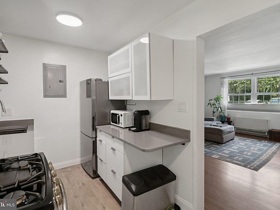 5th image of 2053 N Woodstock St APT 102