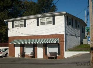 821 Newbern Rd, Pulaski, VA 24301