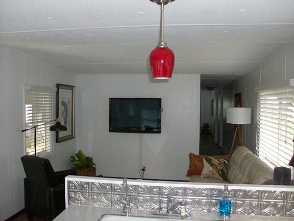 4th image of 403 Kimberly Dr