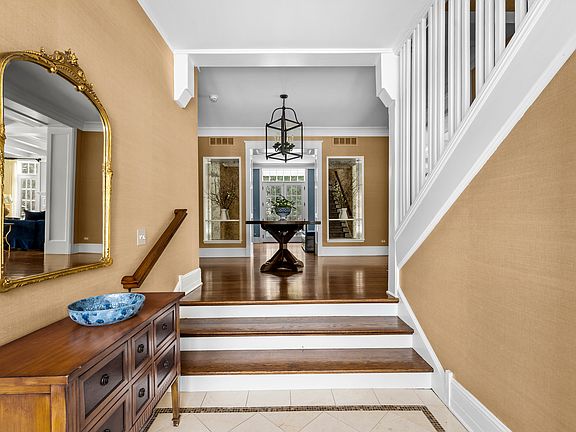 4th image of 140 Birch St