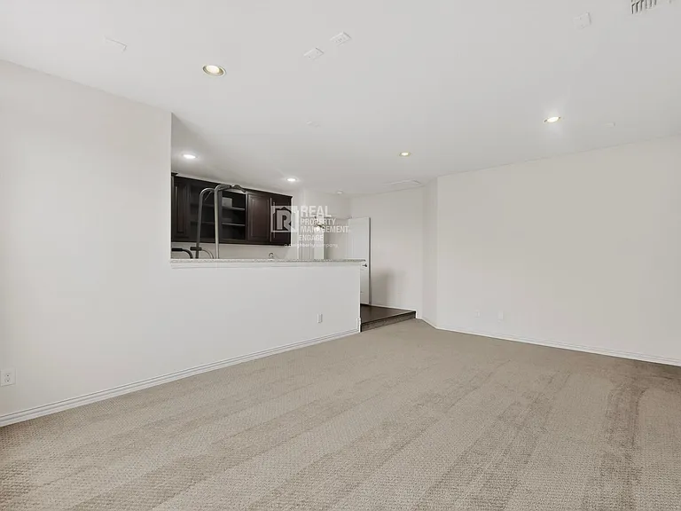 151 Darian Dr — Photo 37