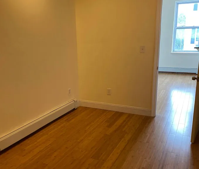 212 Maverick St #3 — Photo 4