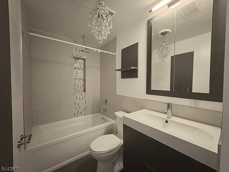 304 W Linden Ave — Photo 8