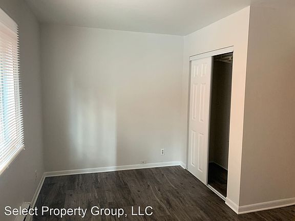 2nd image of 1456 N Farwell Ave #5