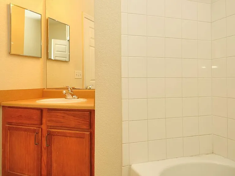 8225 Claire Ann Dr #305 — Photo 8