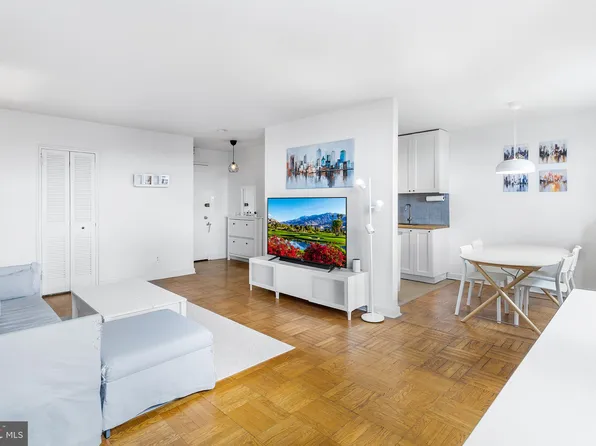 2601 Pennsylvania Ave APT 647, Philadelphia, PA 19130