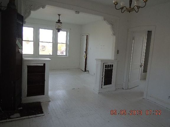 2nd image of 4331 S Sacramento Ave