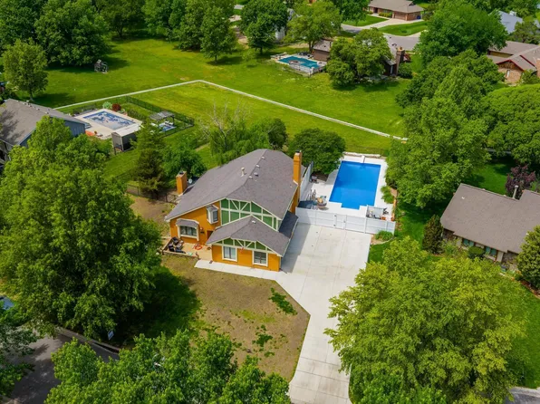 14710 E Willowbend Cir, Wichita, KS 67230