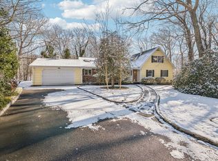 11 Lodge Lane, Belle Terre, NY 11777