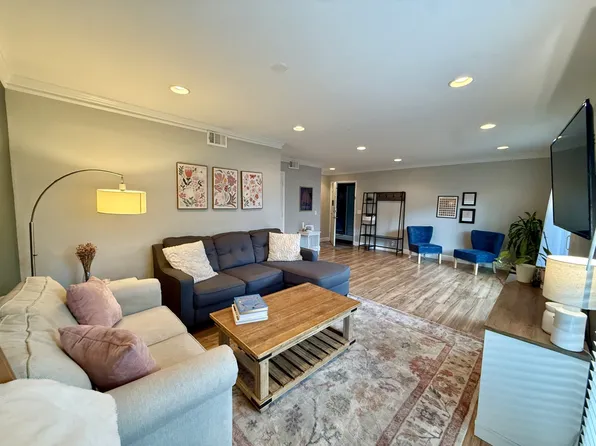 1900 Richard Jones Rd APT V9, Nashville, TN 37215