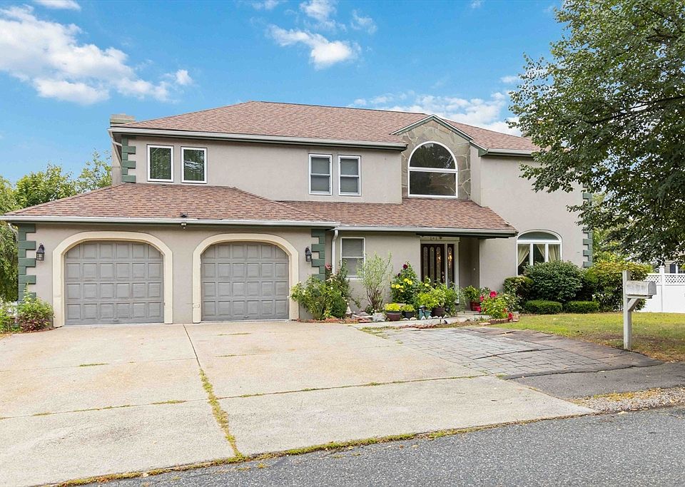1st image of 141 Gardiner Rd