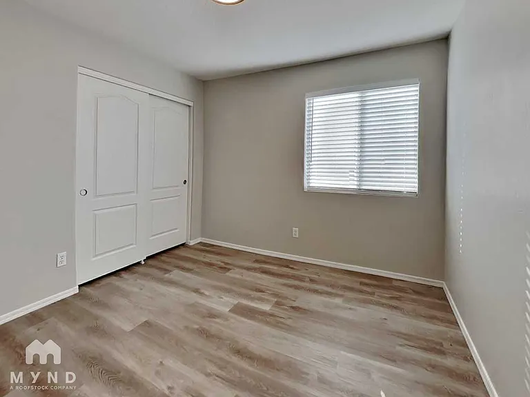 1045 W Todd Dr — Photo 14