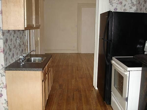 1st image of 2 Brook Ave