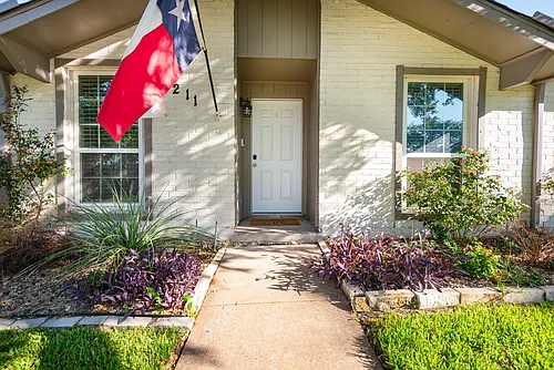 2211 Yewpon Dr Photo 1