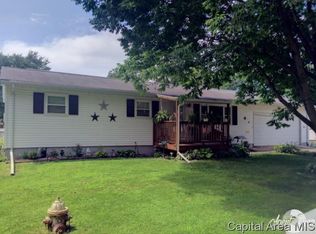 302 N Cherry St, Abingdon, IL 61410