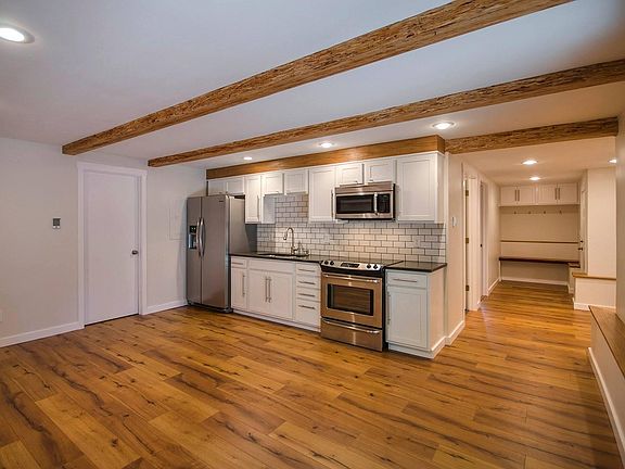 Main living (unfurnished view)