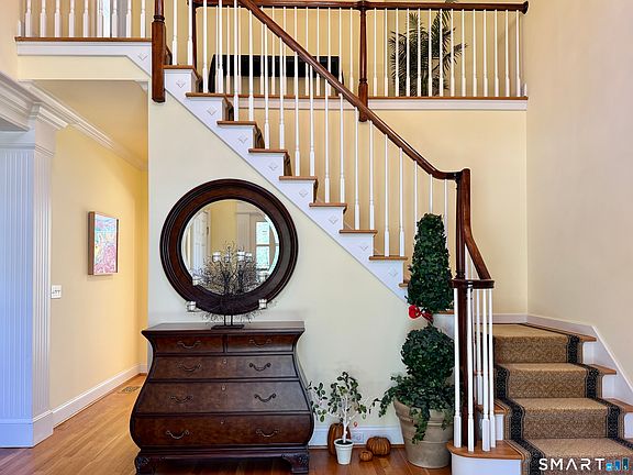 3rd image of 16 Brownstone Turn