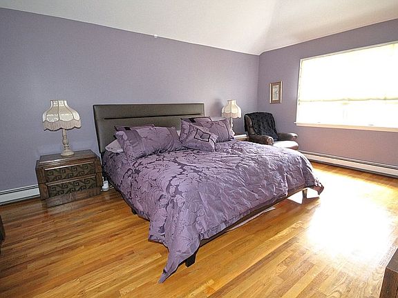 3rd image of 30 Nancy Ln