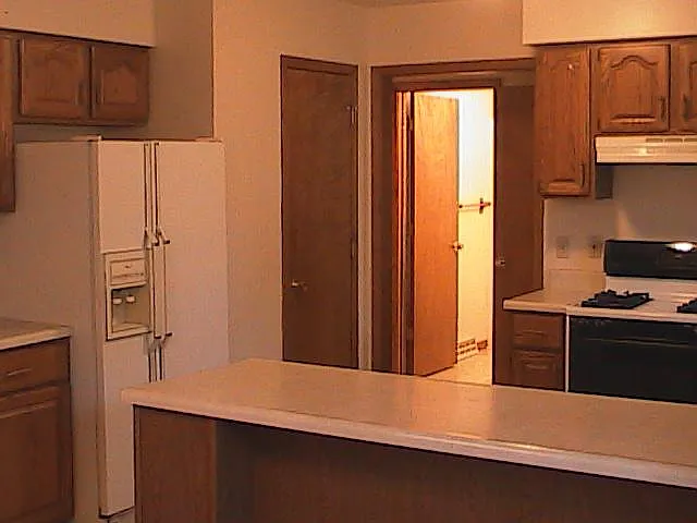 3 bed, 1975 sqft, $1,150 — Photo 2